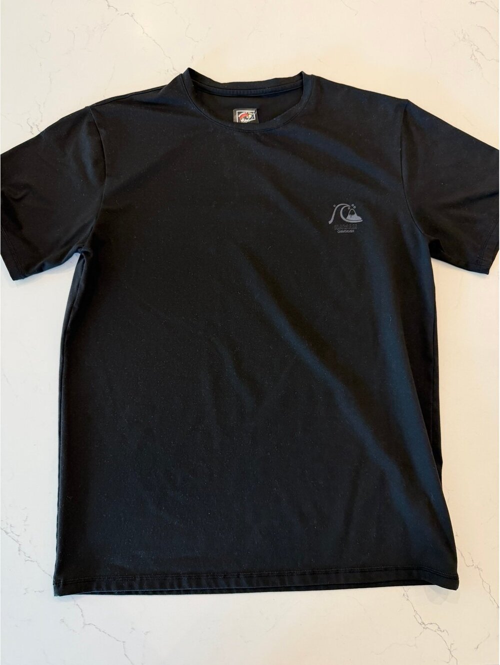 Quiksilver Hawaii Aloha Surf Rash Guard Black Short Sleeve Shirt Men Size L